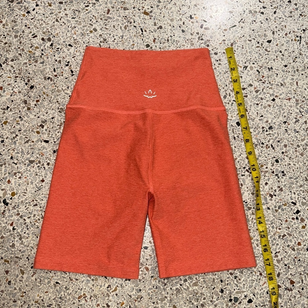 Beyond Yoga high waist rise bike short shorts orange radiant heather small s